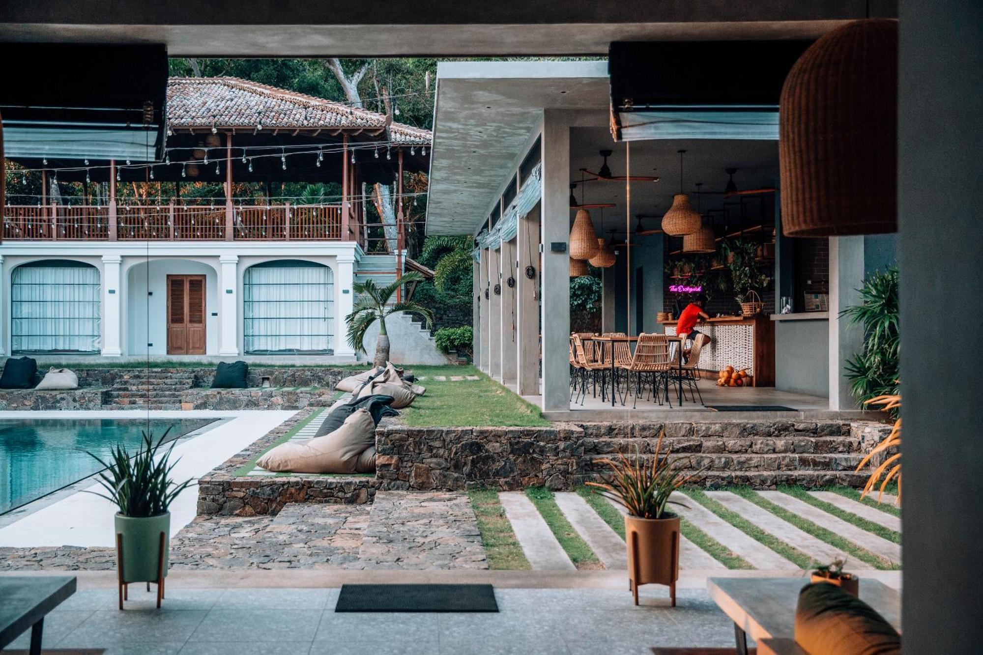 The Salty Pelican Yoga & Surf Retreat Dikwella Esterno foto