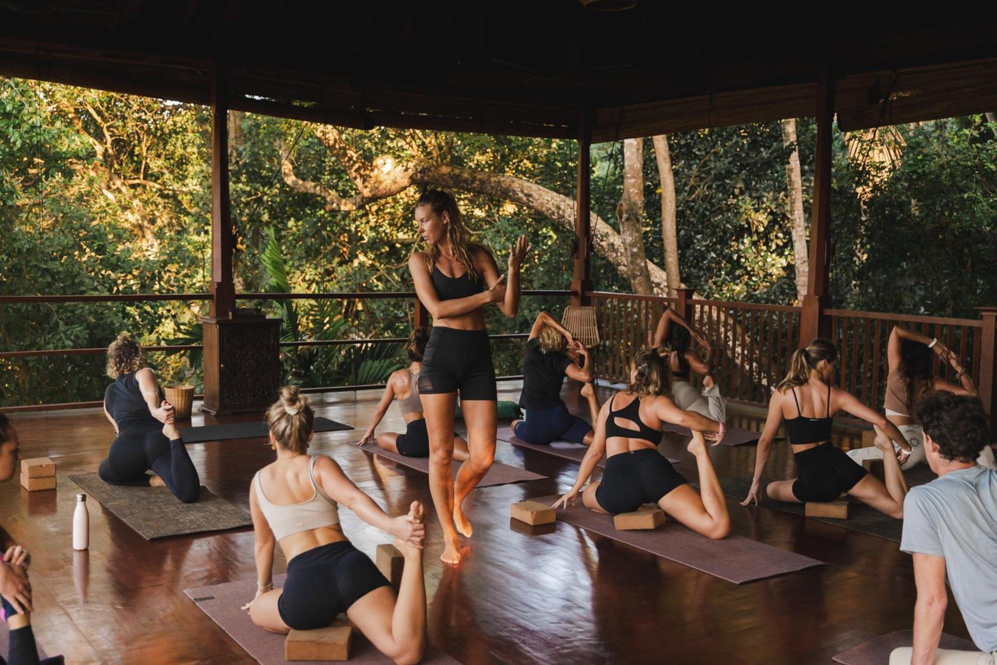 The Salty Pelican Yoga & Surf Retreat Dikwella Esterno foto